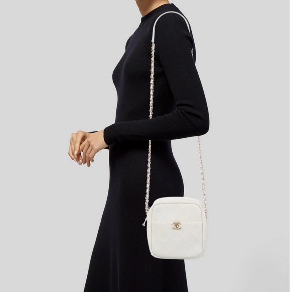 2018 White quilted calfskin leather Chanel messeng - Picture 2 of 5